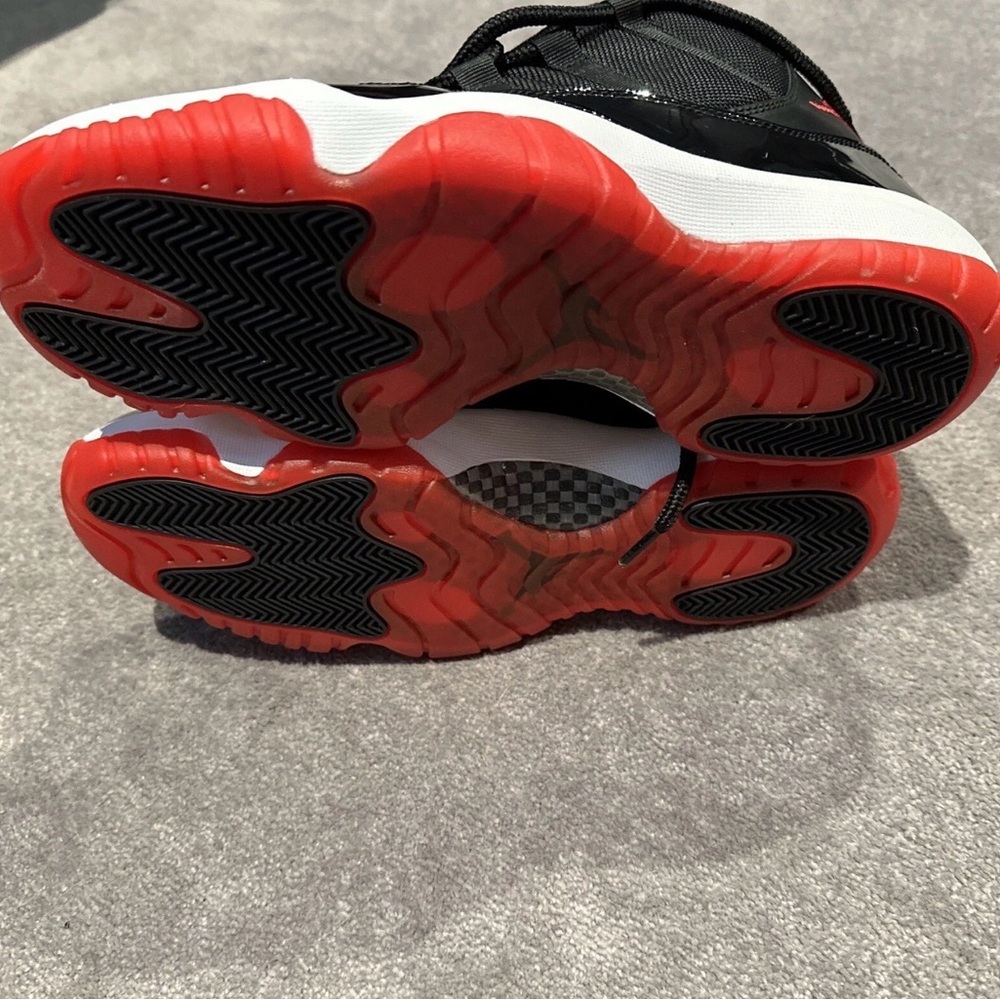 Jordan 11 “bred” 2012 release, size 11 never worn ! - Picture 7 of 14